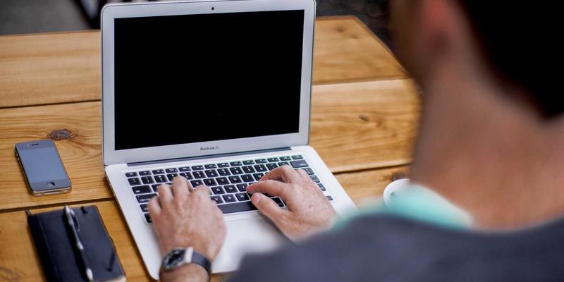 筑家家居定制指南：老旧房屋改造中承重墙识别、结构加固与轻质隔墙应用全解析