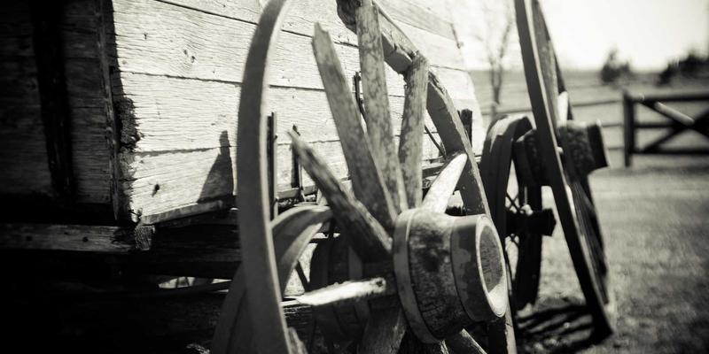 筑家家居深度测评：厨房台面终极对决，石英石、岩板与不锈钢谁主沉浮？